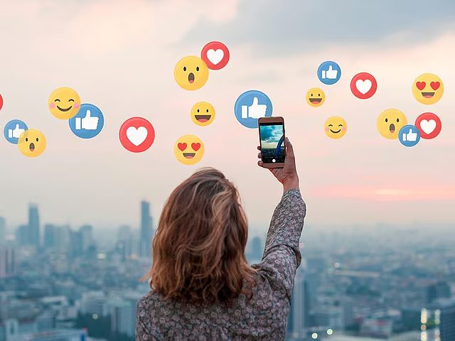 UAE advertiser permit rules for social media influencers